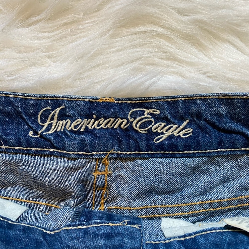AE Cutoff Shorts - Size 8 - Medium Wash - Picture 2 of 4